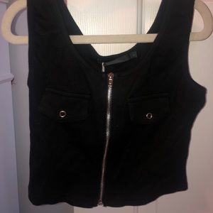 NEW! LF pocket crop top
